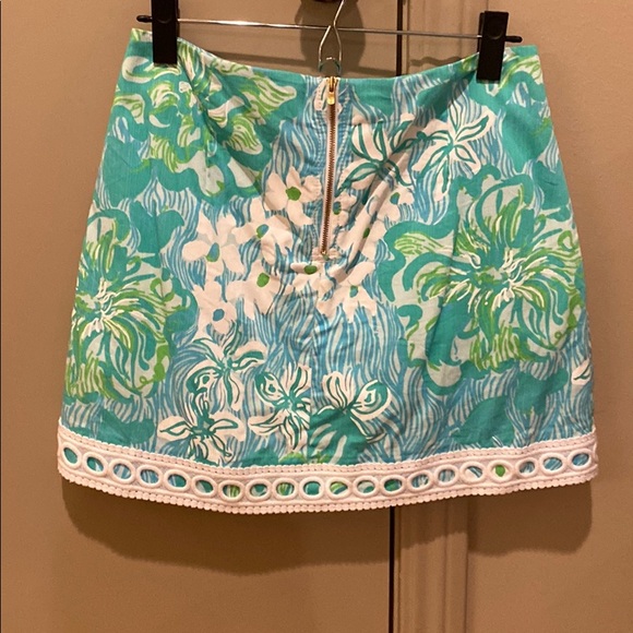 Lilly Pulitzer skort - Picture 3 of 3